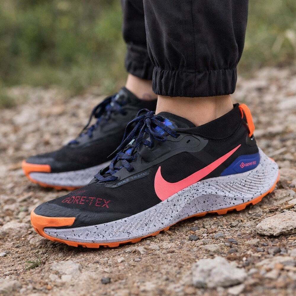 Nike Pegasus Trail 3 GTX Black Flash Crimson 6.5 Gorpcore Hiking Running Outdoor
